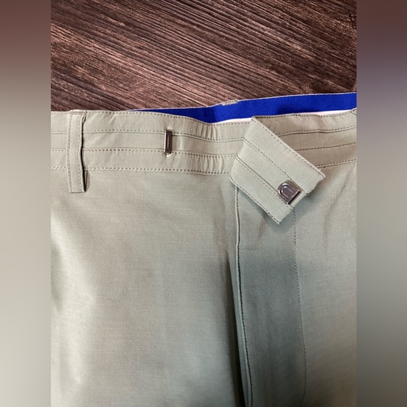 BRADY By Tom Brady Golf Shorts Sage Green - Picture 2 of 4